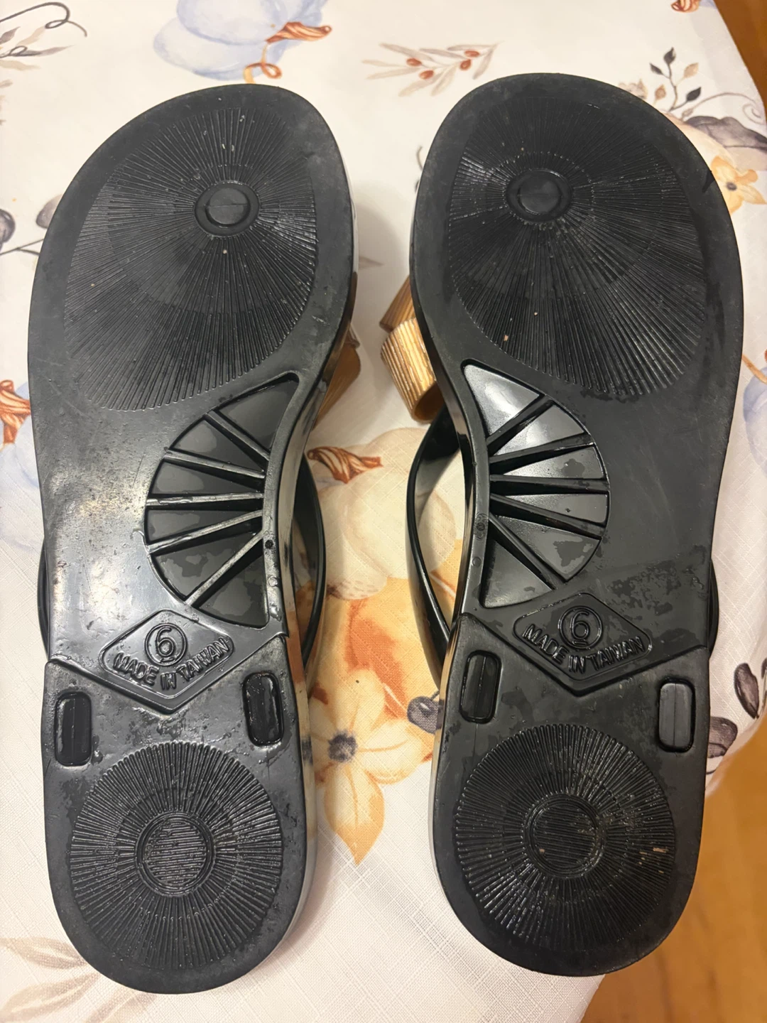 Ted Baker Black Jelly Sandals with Rose Gold Bows - photo 3