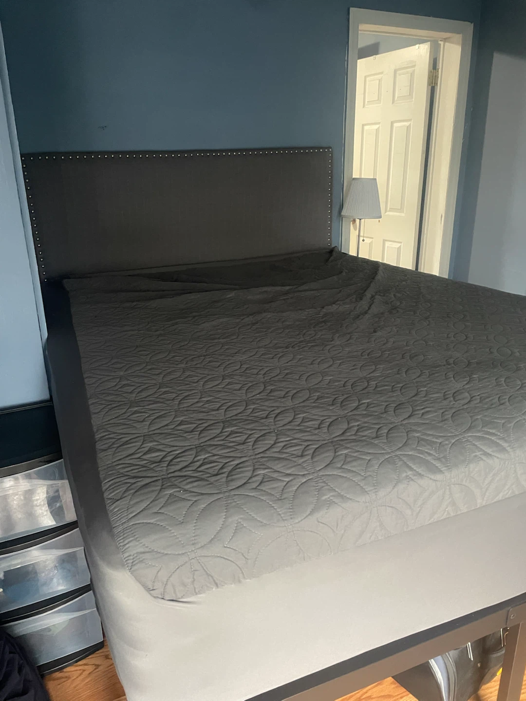 Se vende cama y base de aluminio
