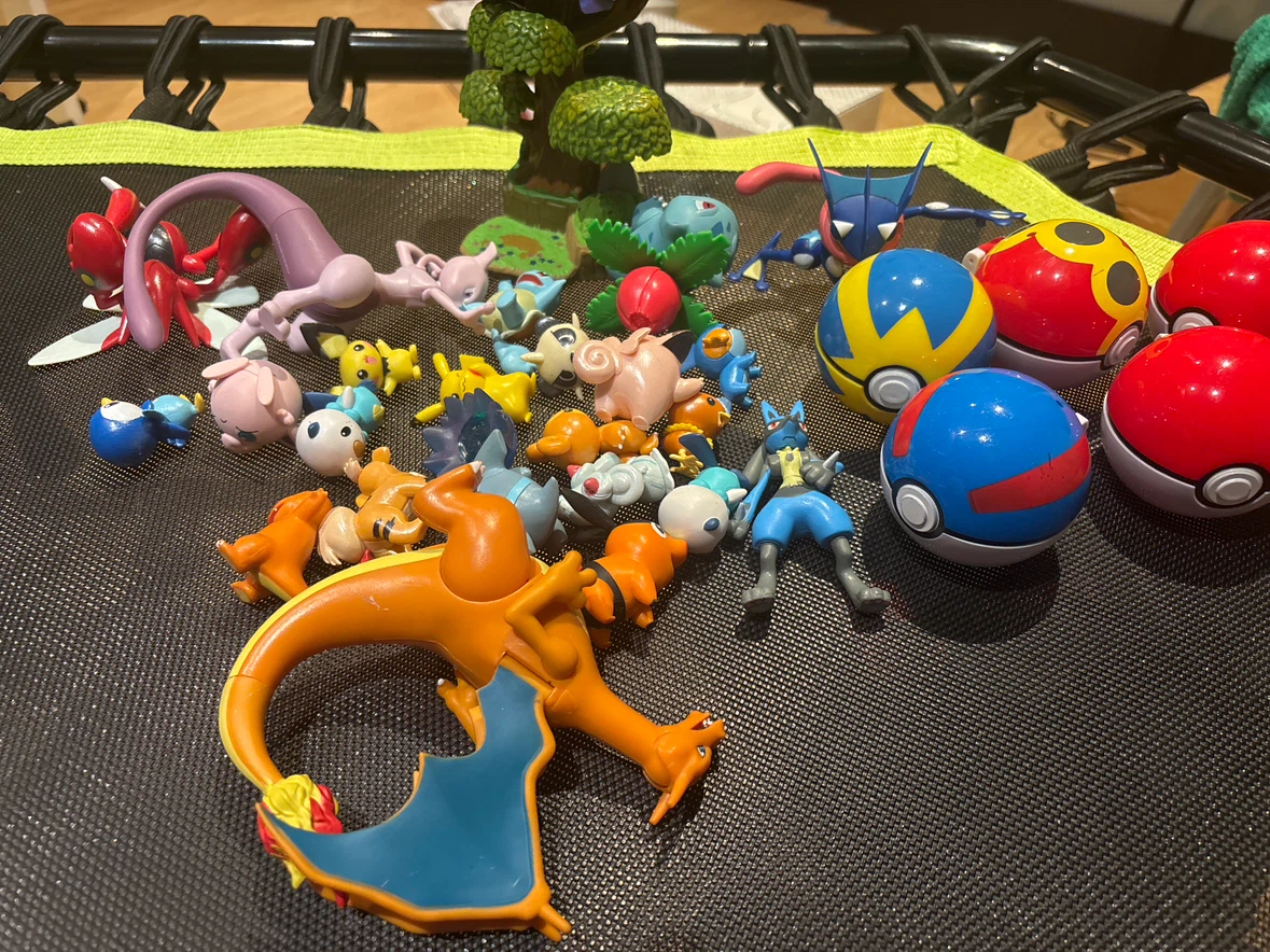 Pokémon Action Figure Lot
