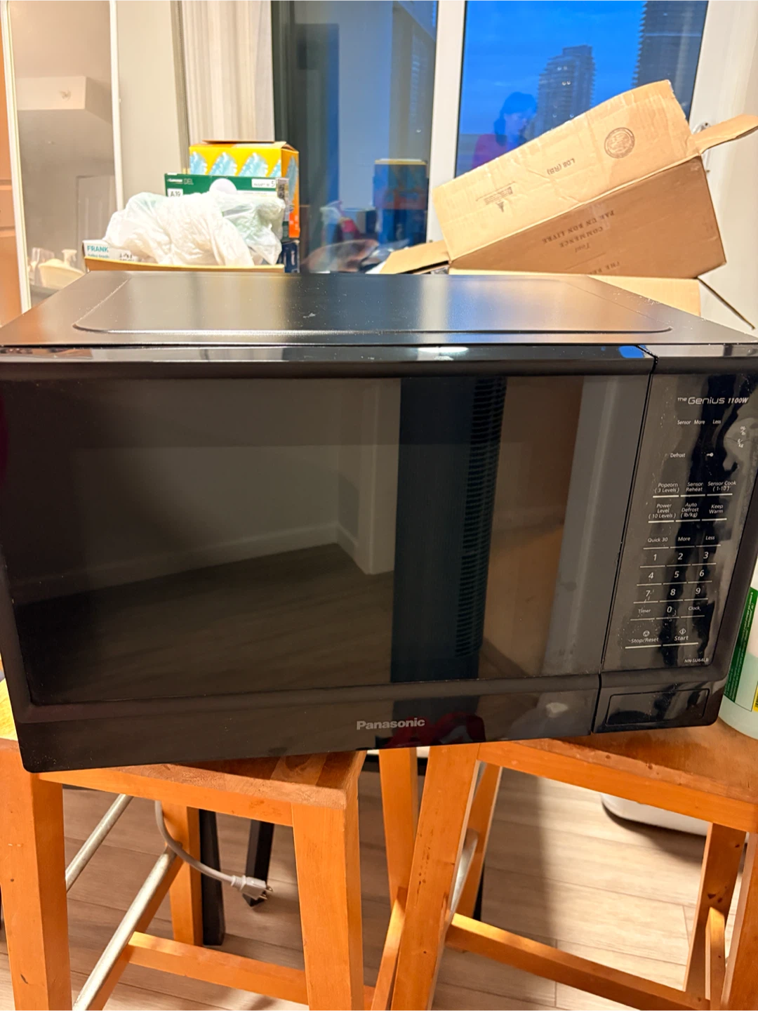 Panasonic The Genius 1100W Microwave Oven