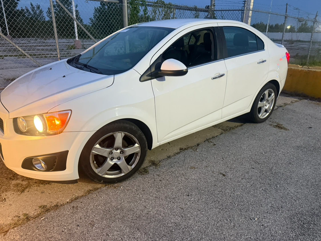 White Chevrolet Sonic Sedan - photo 2