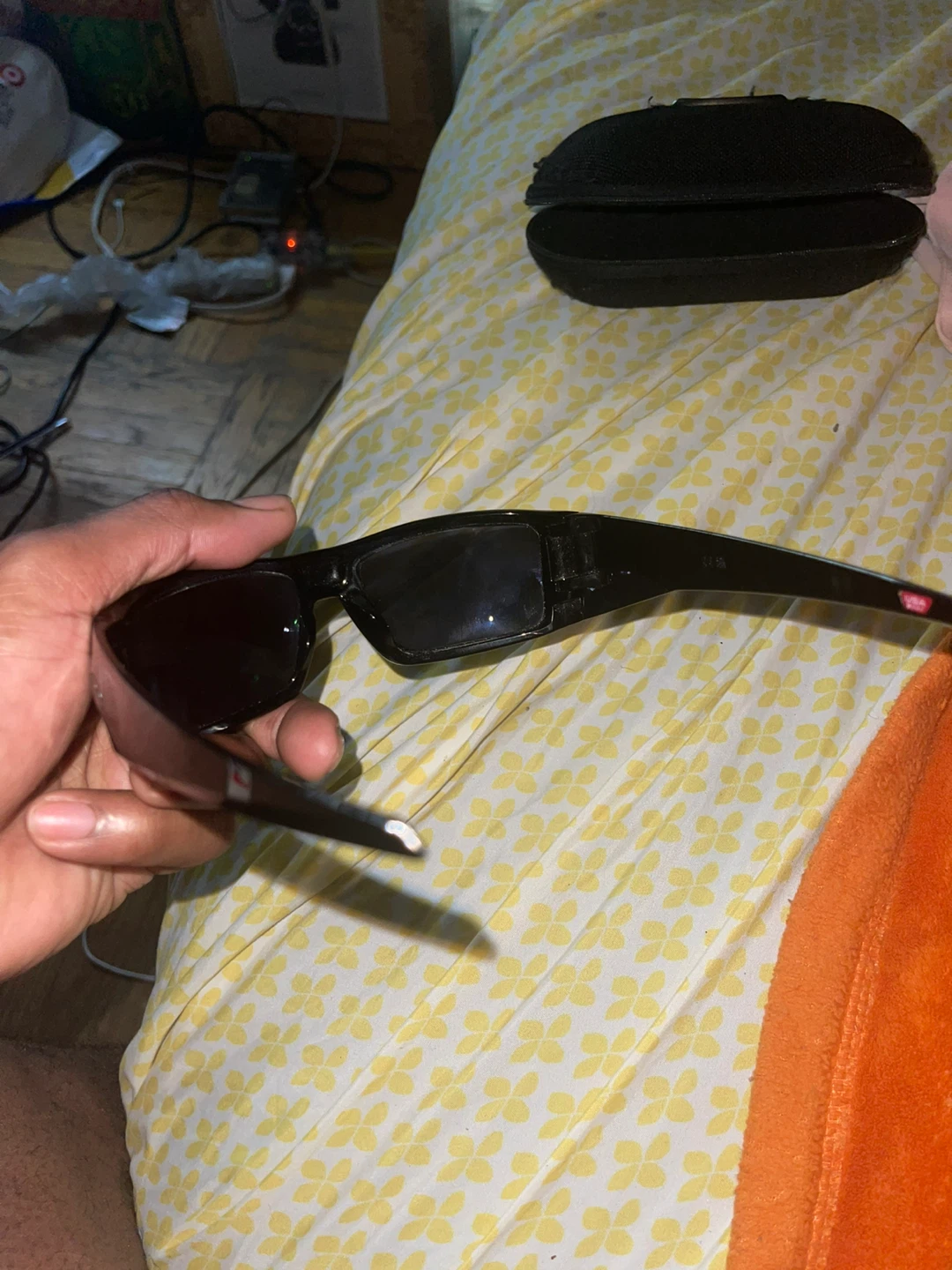 Oakley Sunglasses with Case - photo 4