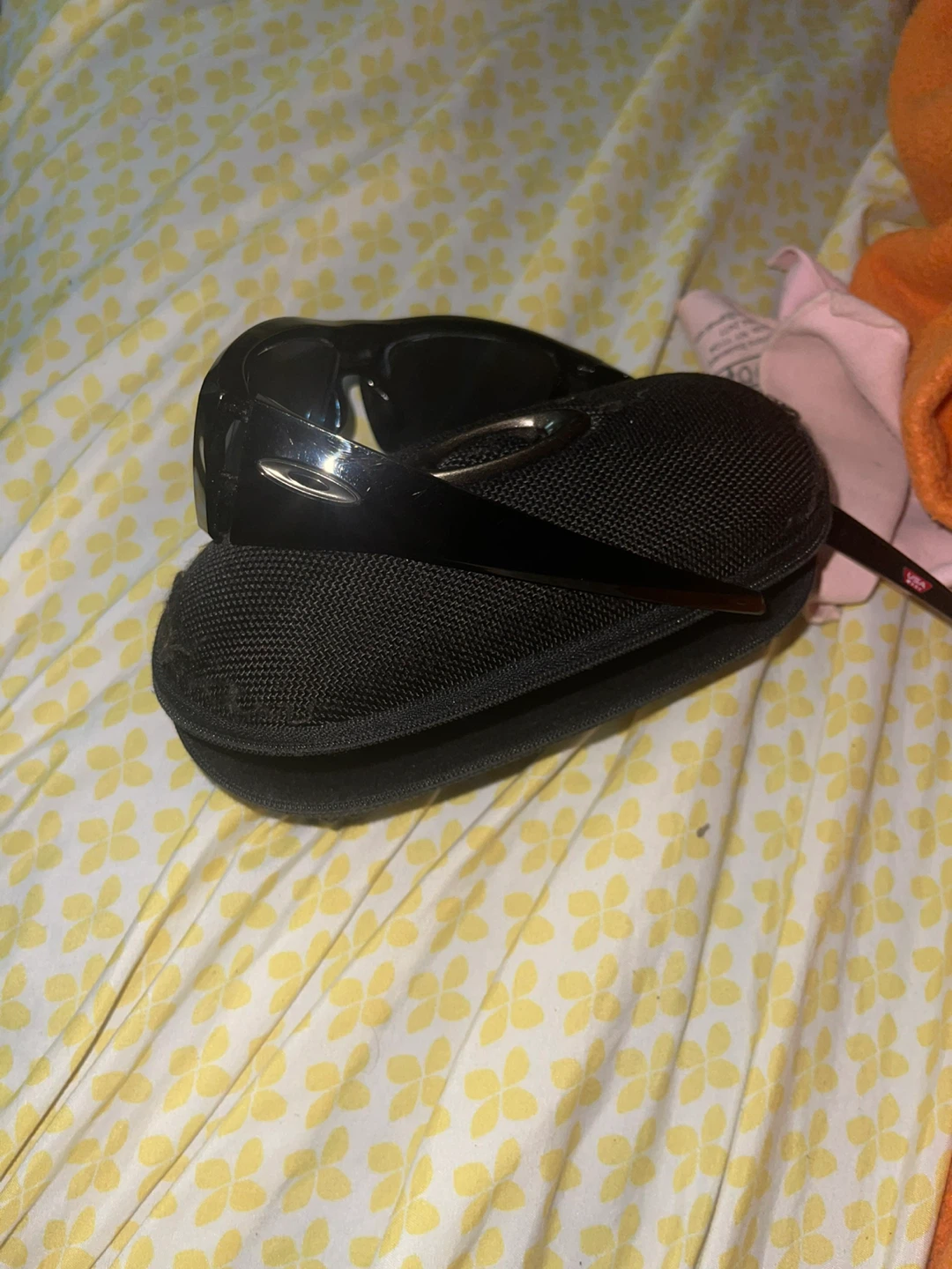 Oakley Sunglasses with Case - photo 5