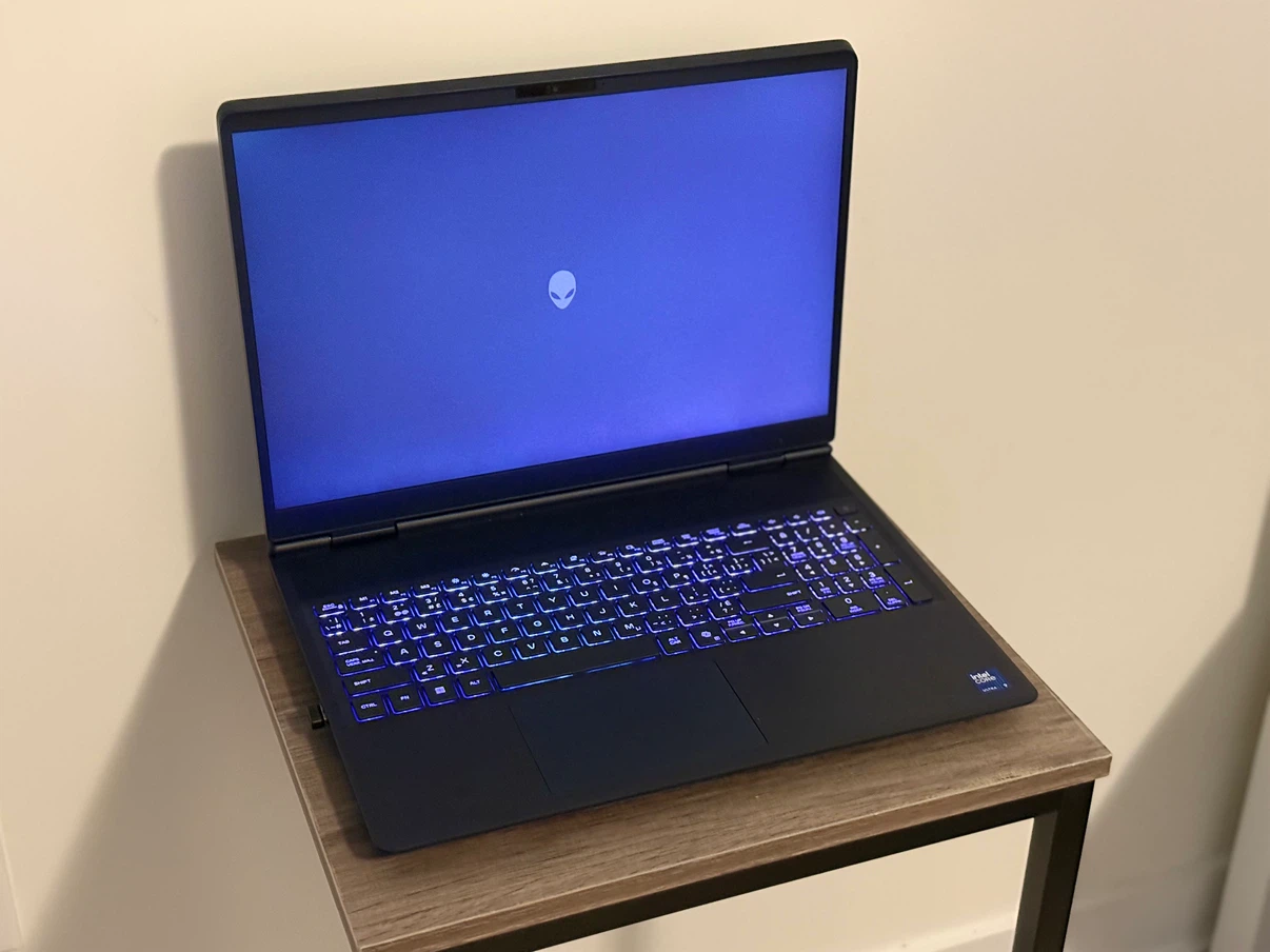Alienware 16X Aurora 16” Gaming Laptop - photo 4