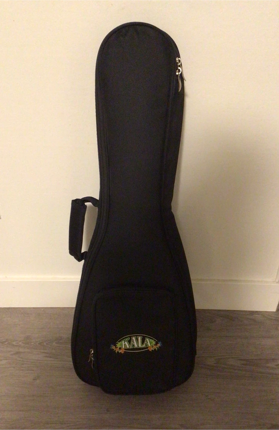 Wooden Ukulele, stand and bag - photo 2