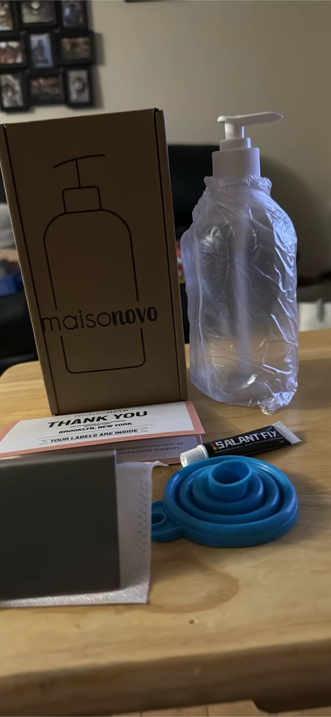 Maisonovo Dispenser Bottle with Accessories