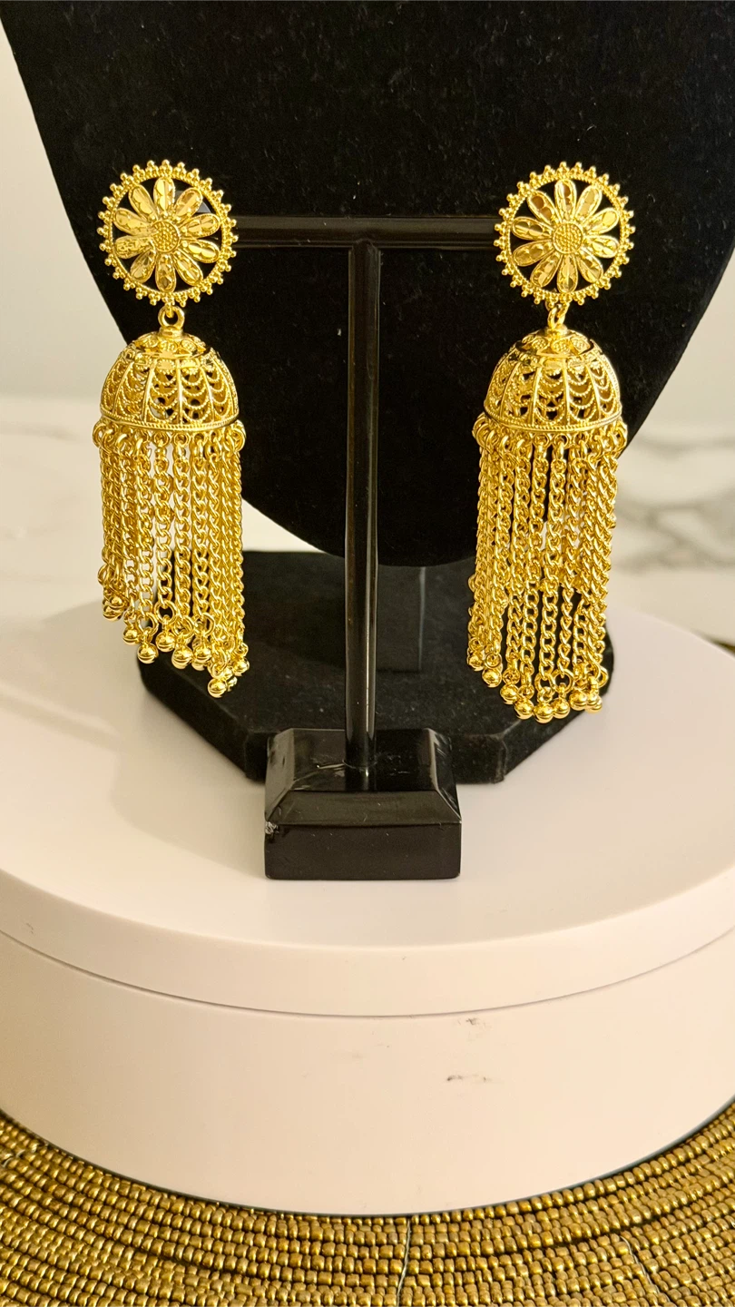 Gold Tone Necklace and Earring Set - photo 3
