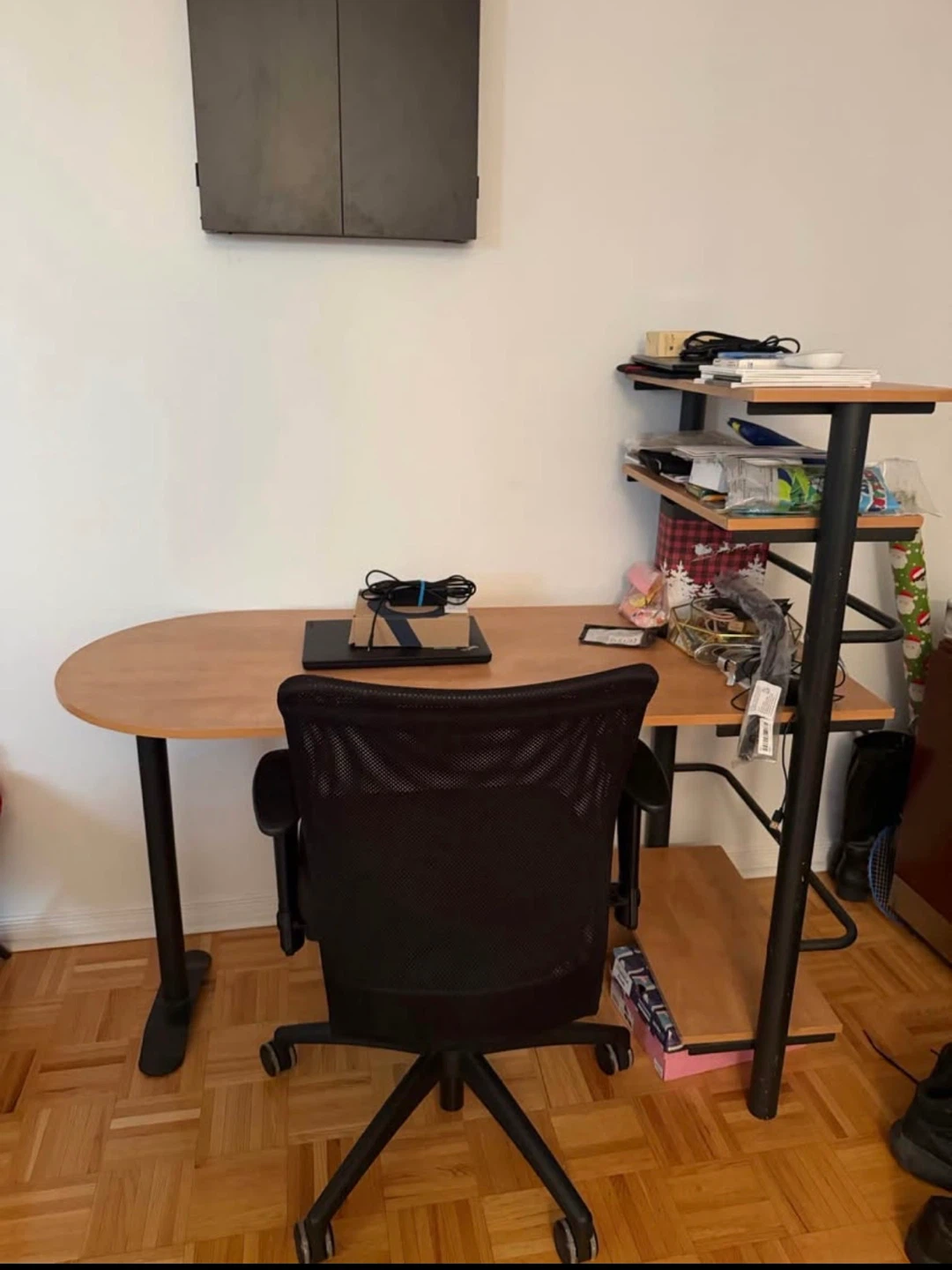 Modern Computer Desk with Storage Shelves – Like New - photo 5