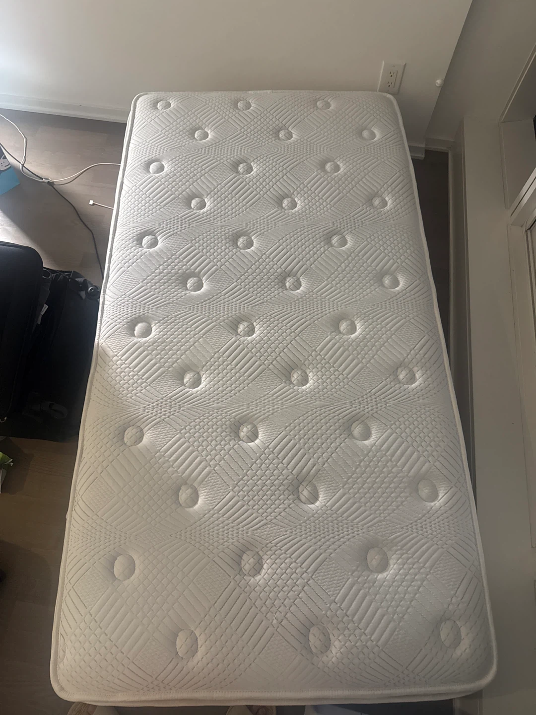 Twin-size White Tufted Mattress