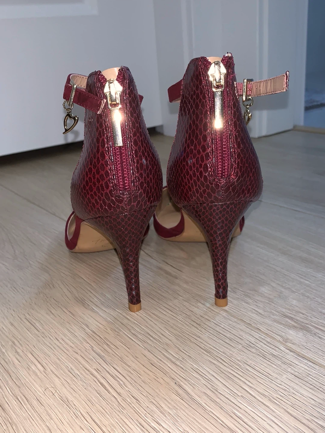 Varnished Burgundy Heels - photo 2