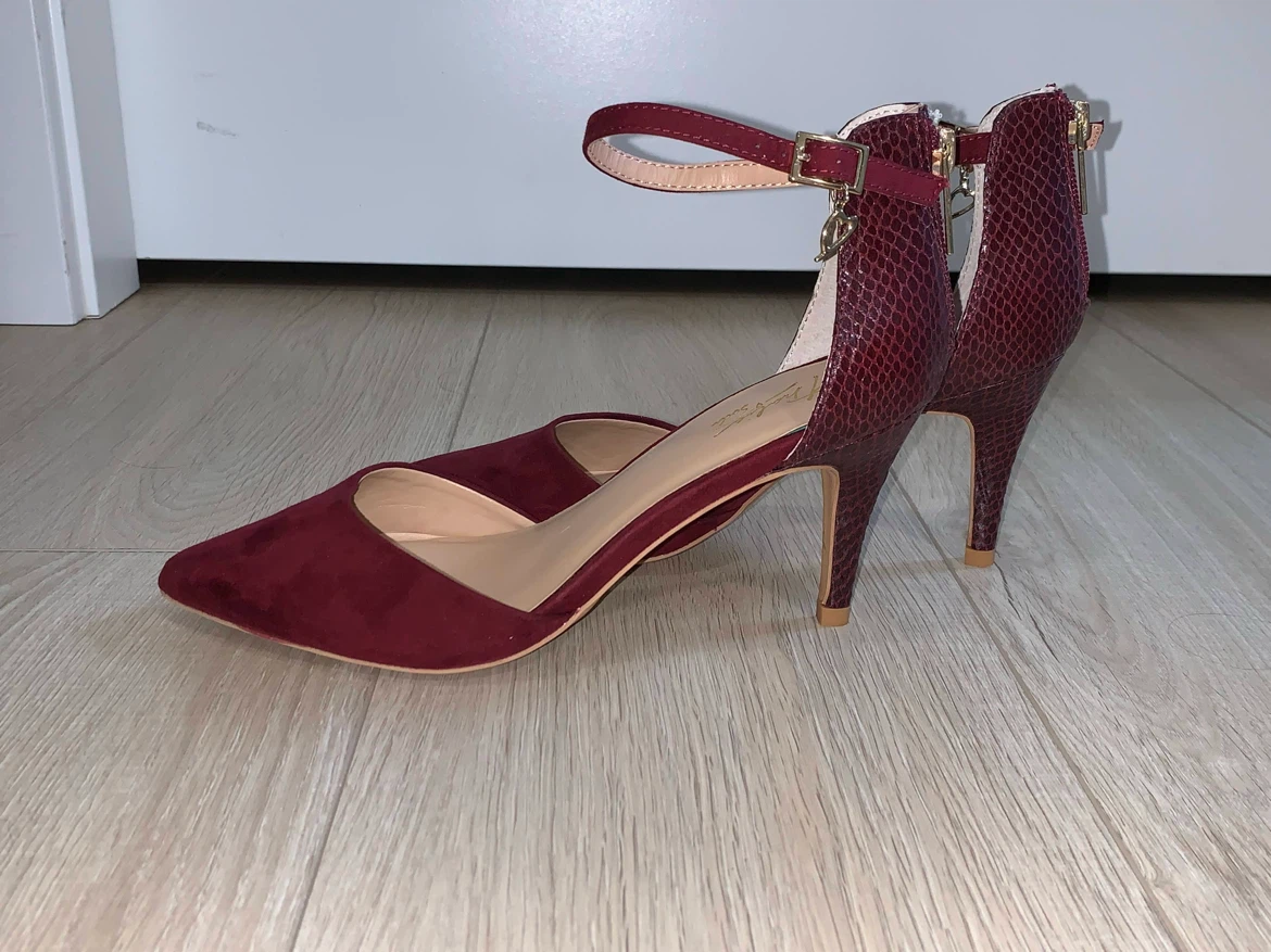 Varnished Burgundy Heels - photo 3