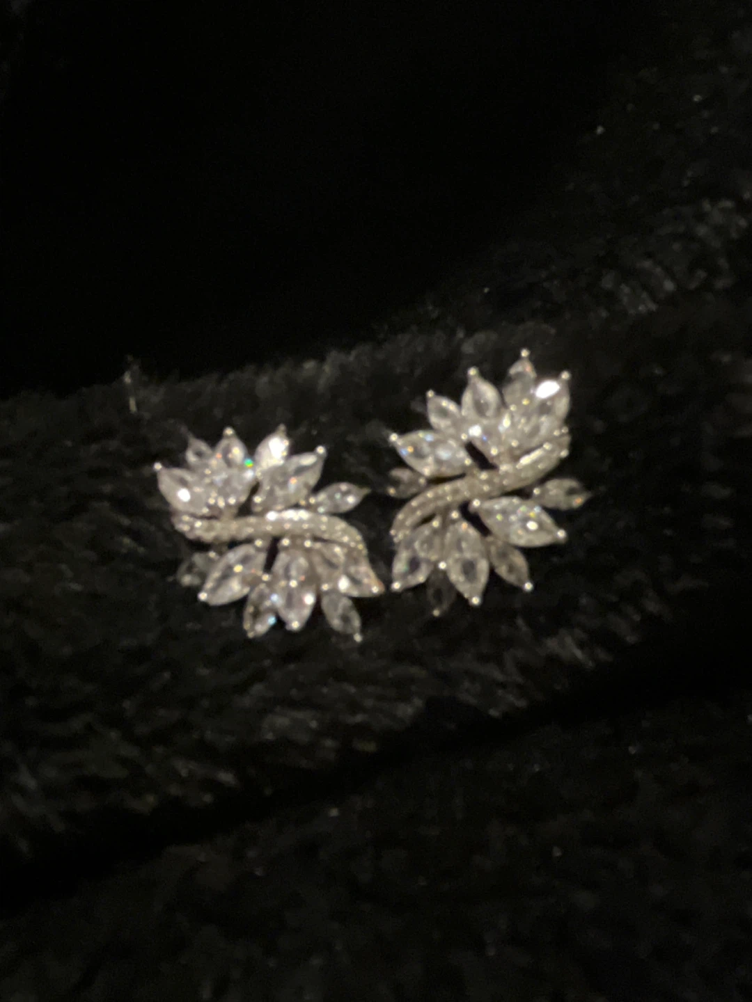 VINTAGE MONET Faux Diamond Cluster