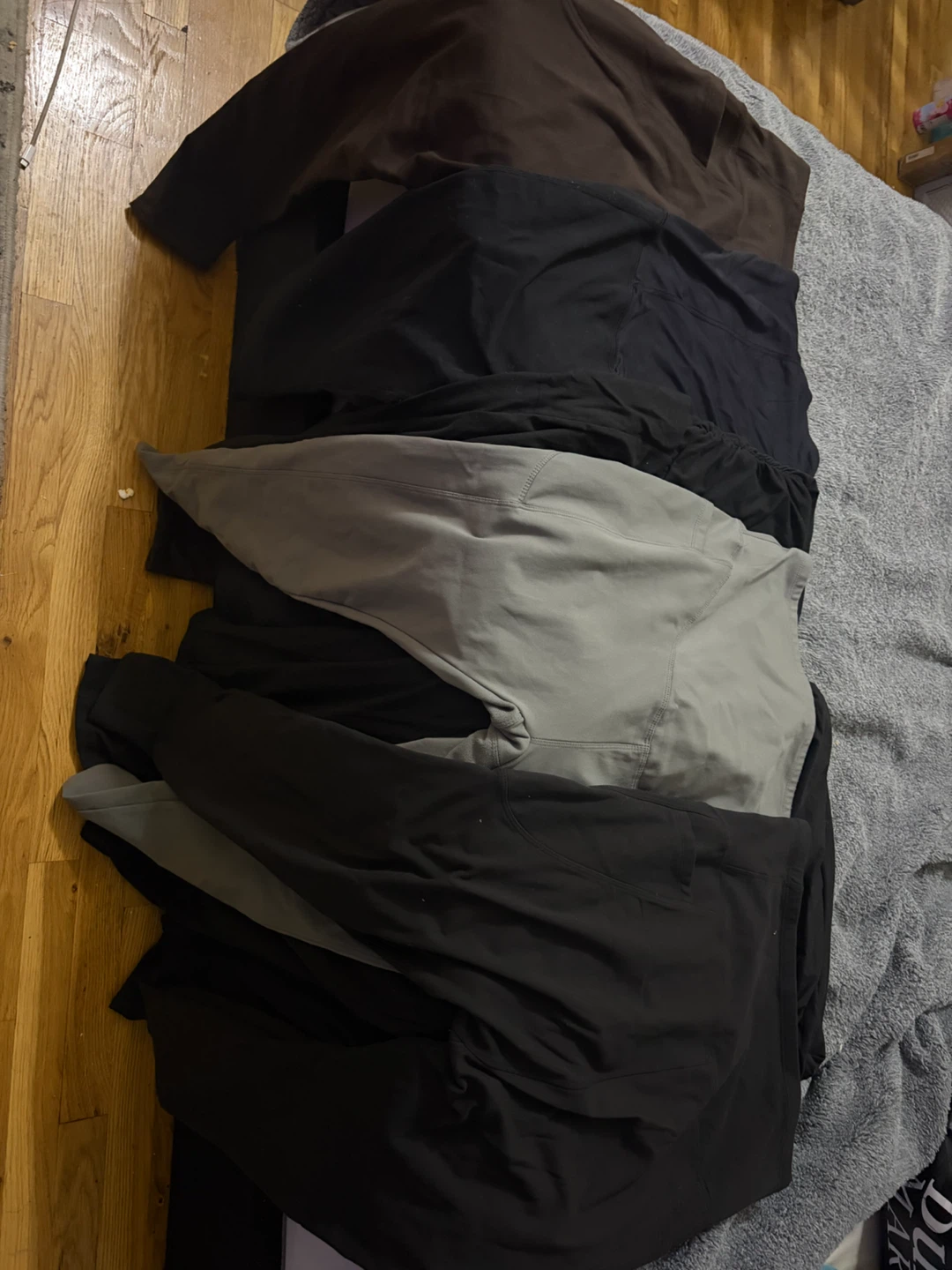 Bundle of maternity pants