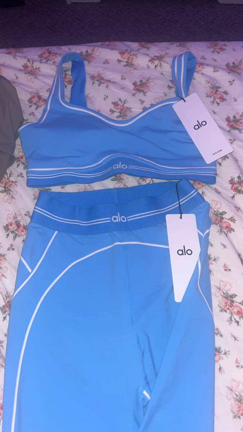 Alo Yoga Blue Sports Bra and Leggings Set