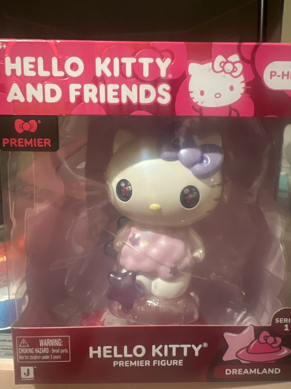 HK premier Dreamland figure