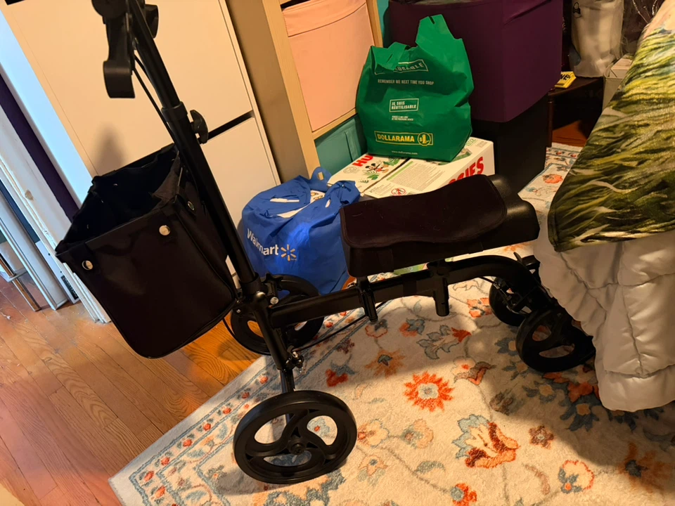 VEVOR Folding Knee Scooter Walker - photo 2