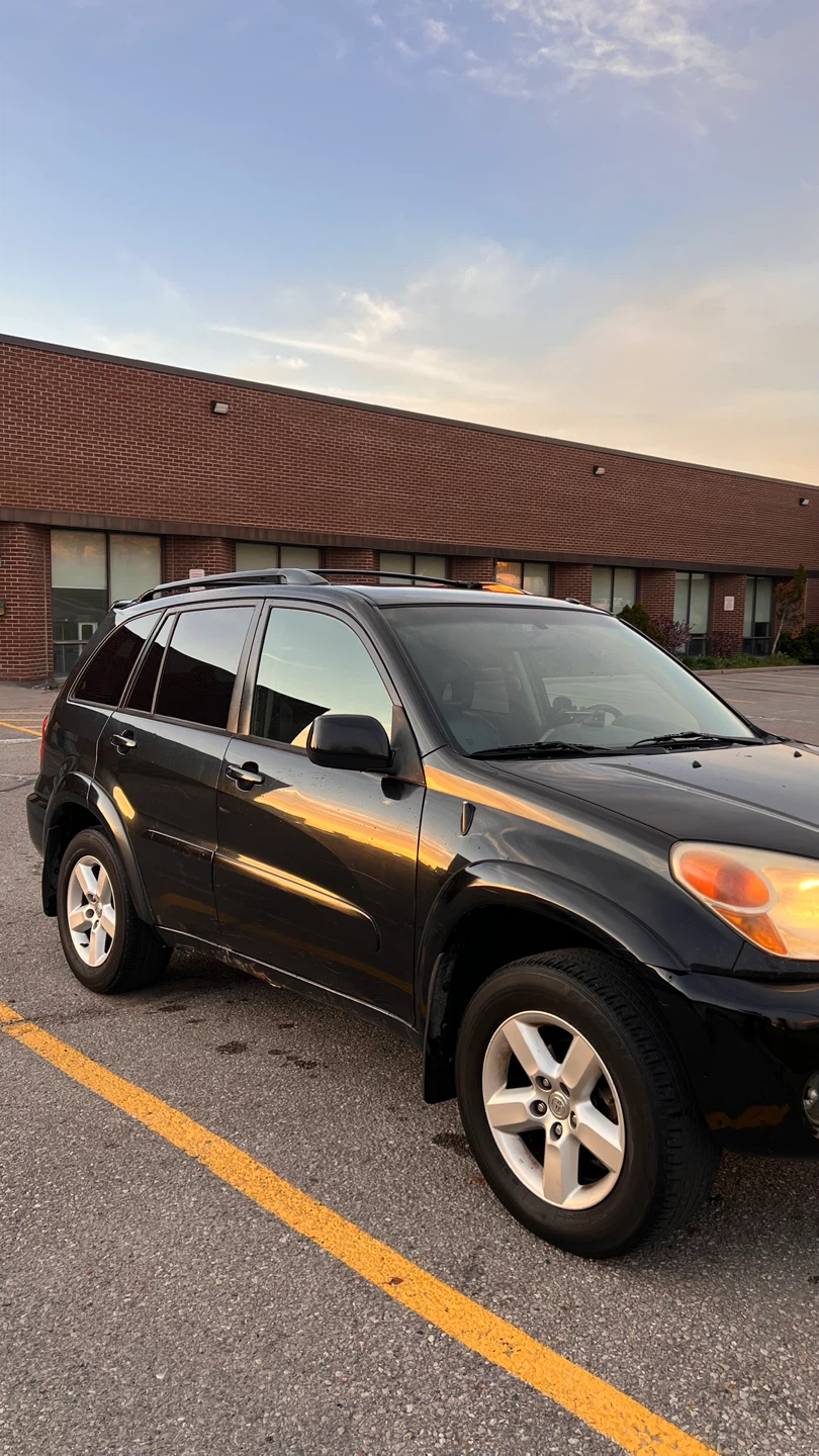 2005 Toyota RAV4 - photo 3