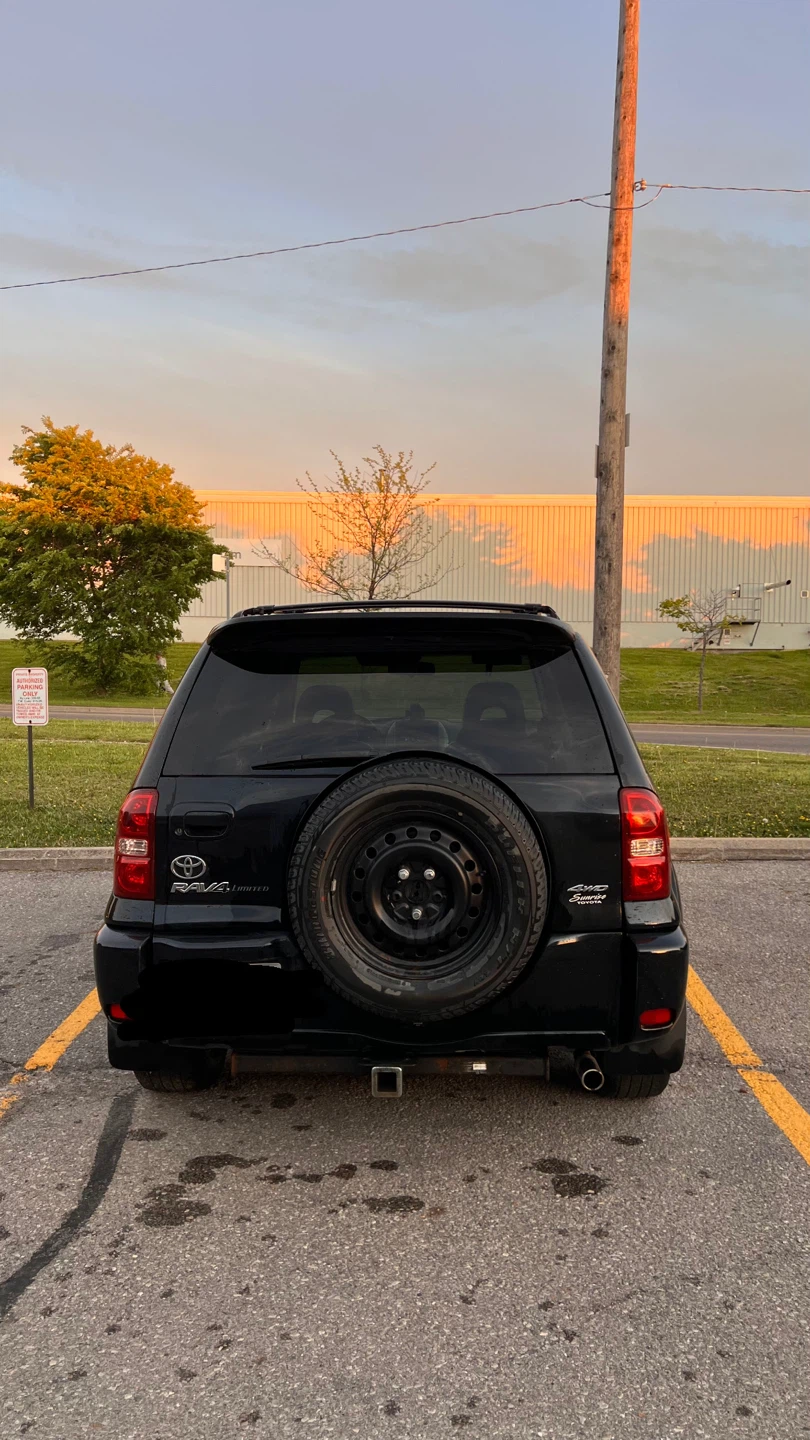 2005 Toyota RAV4 - photo 4
