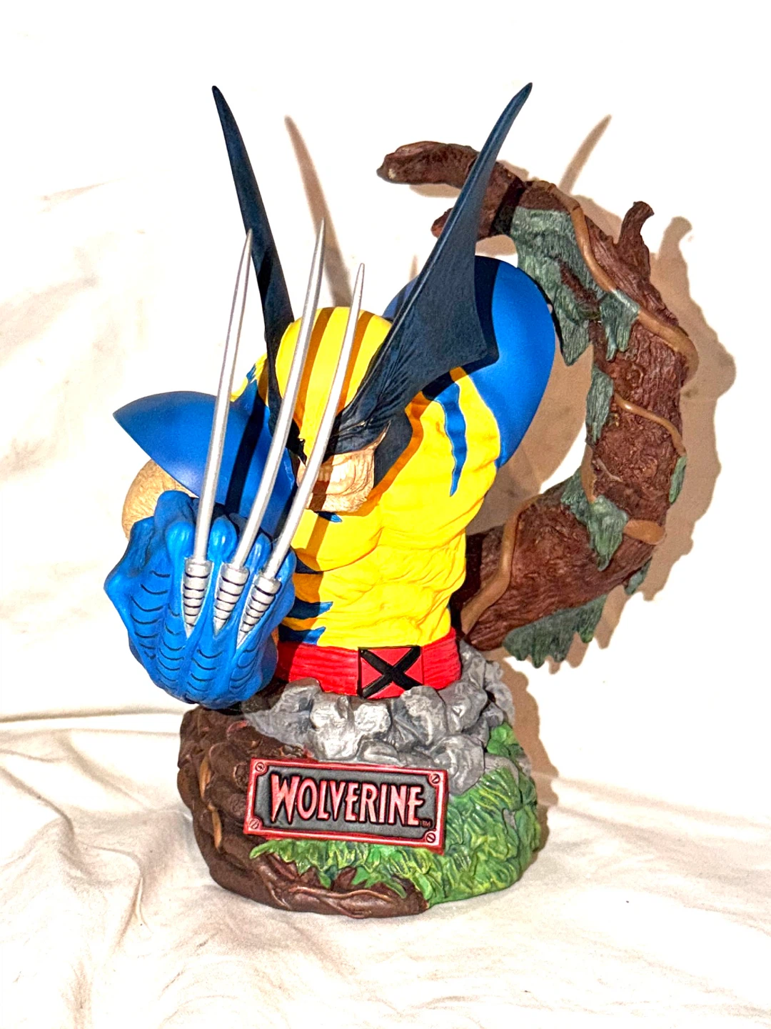 Marvel Wolverine Limited Edition Collectible Bust - photo 2