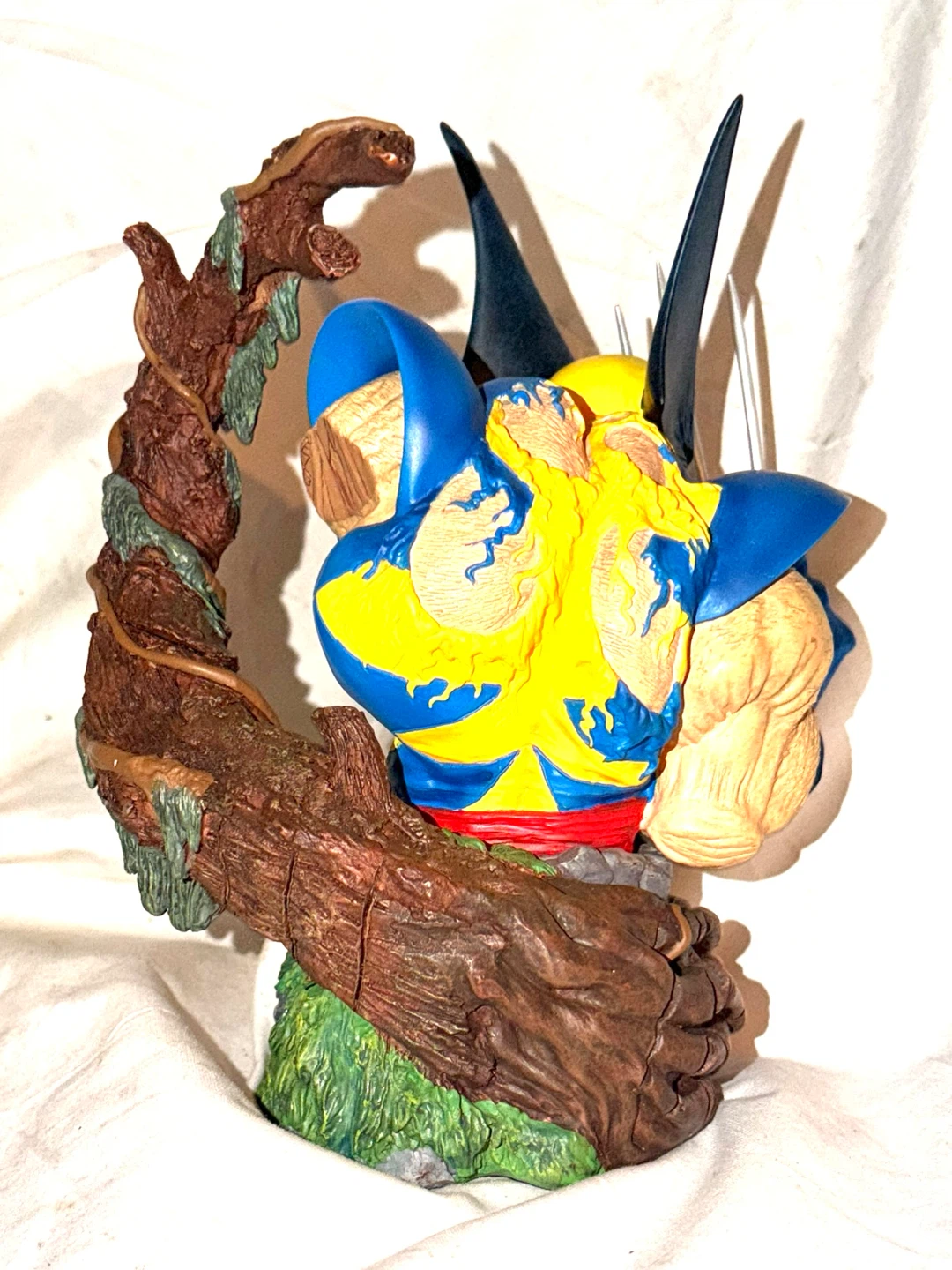 Marvel Wolverine Limited Edition Collectible Bust - photo 4
