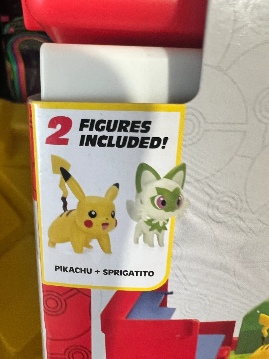 Pokémon Play 'n Display Case with Pikachu & Sprigatito Figures - photo 5