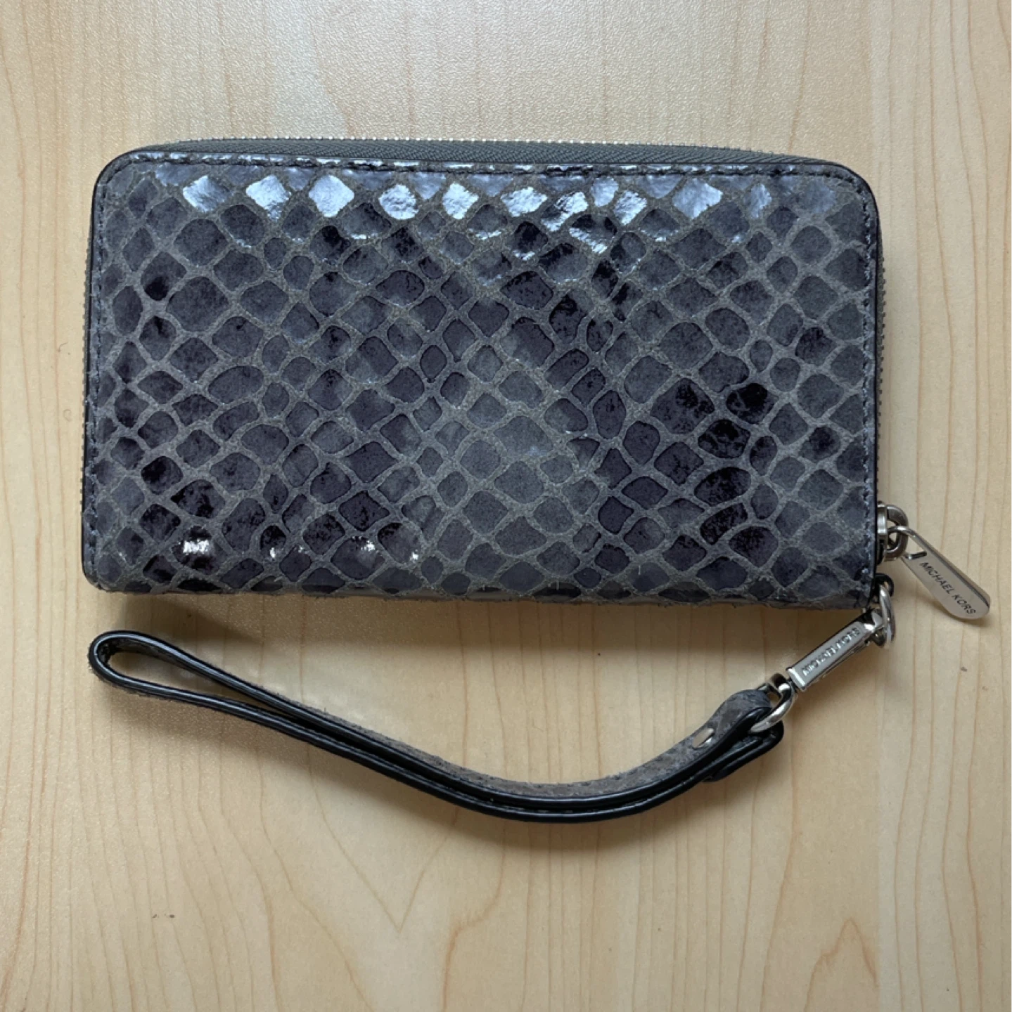Michael Kors Zip Around Wallet Grey Snake Print - photo 2