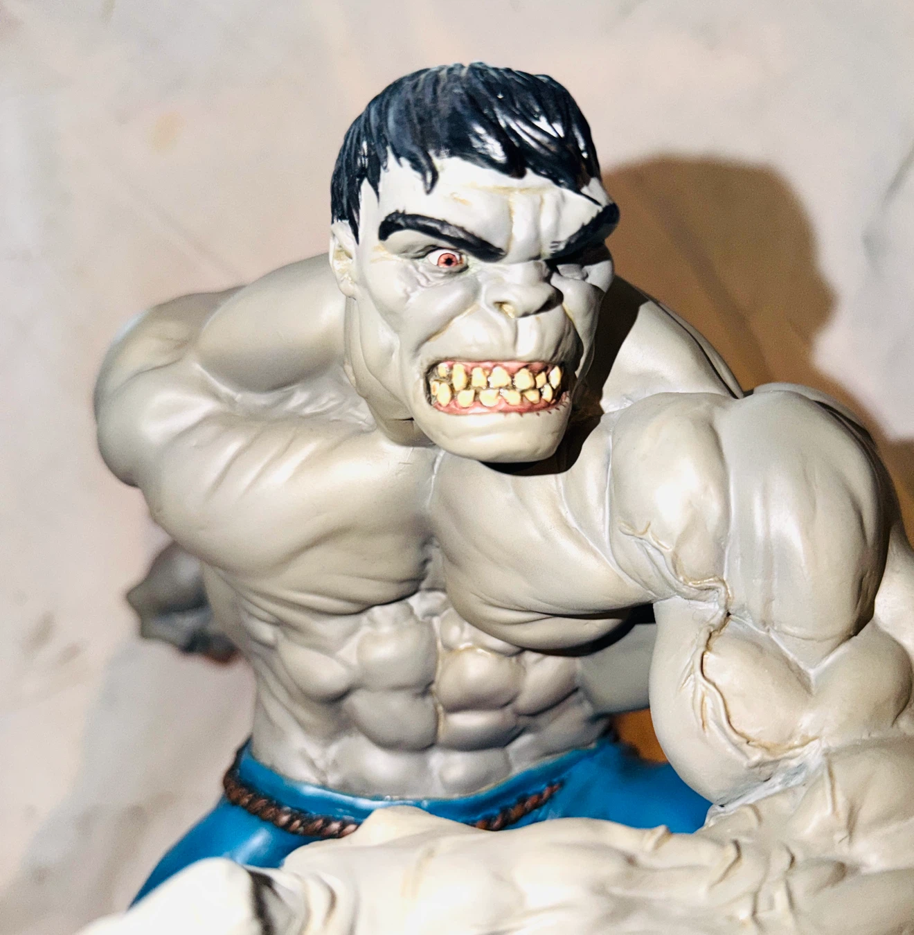 Bowen Designs Incredible Hulk Gray Vers Limited Edition Statue - photo 4