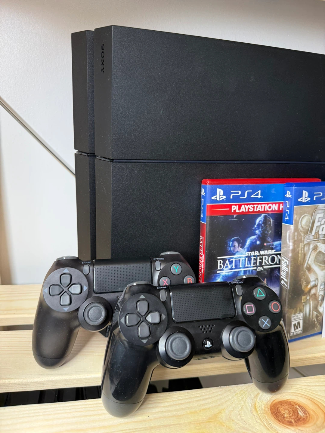 PlayStation 4 with games - photo 2