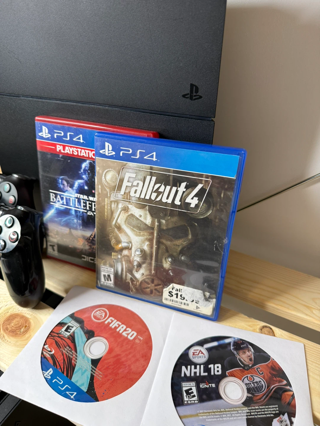 PlayStation 4 with games - photo 3