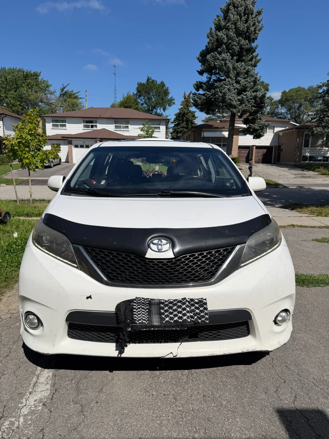 2015 Toyota Sienna SE - photo 2