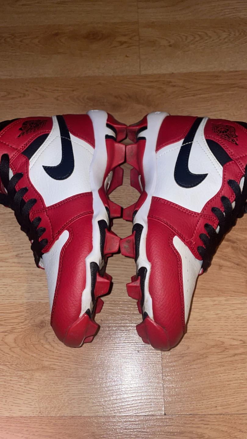 Size 4.5y Jordan 1 cleat 15$ - photo 3