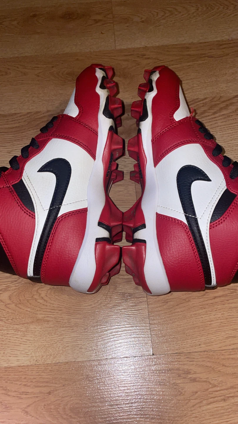 Size 4.5y Jordan 1 cleat 15$ - photo 4