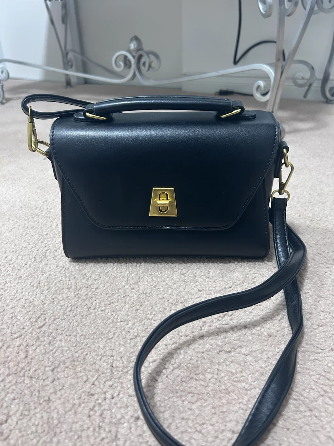 giving away purses - photo 2