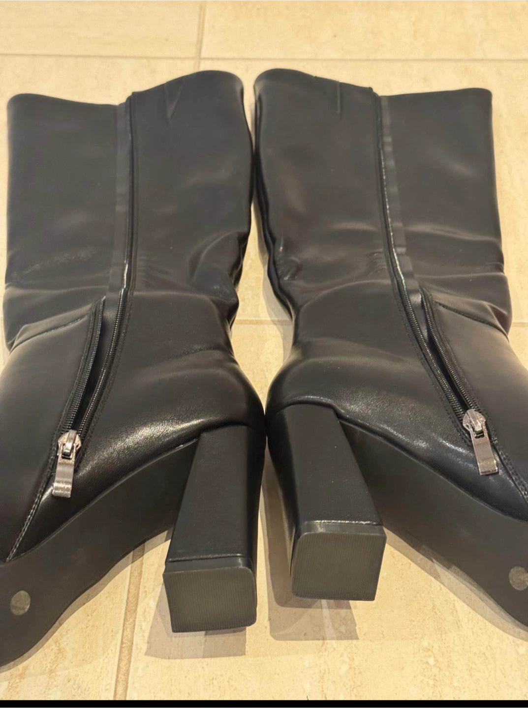 Black Heeled Boots - photo 4