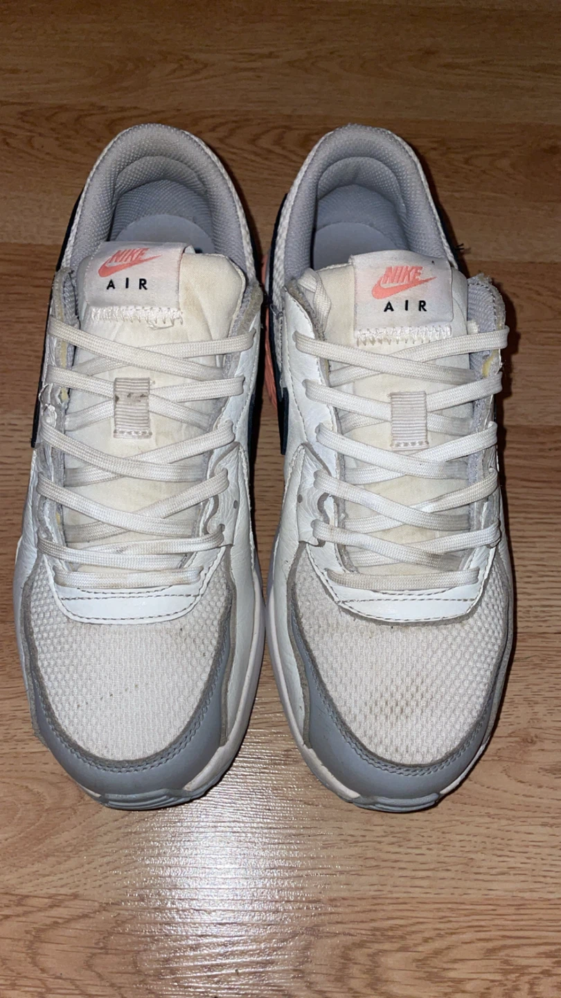 Size 9 women’s airmax 15$ - photo 2