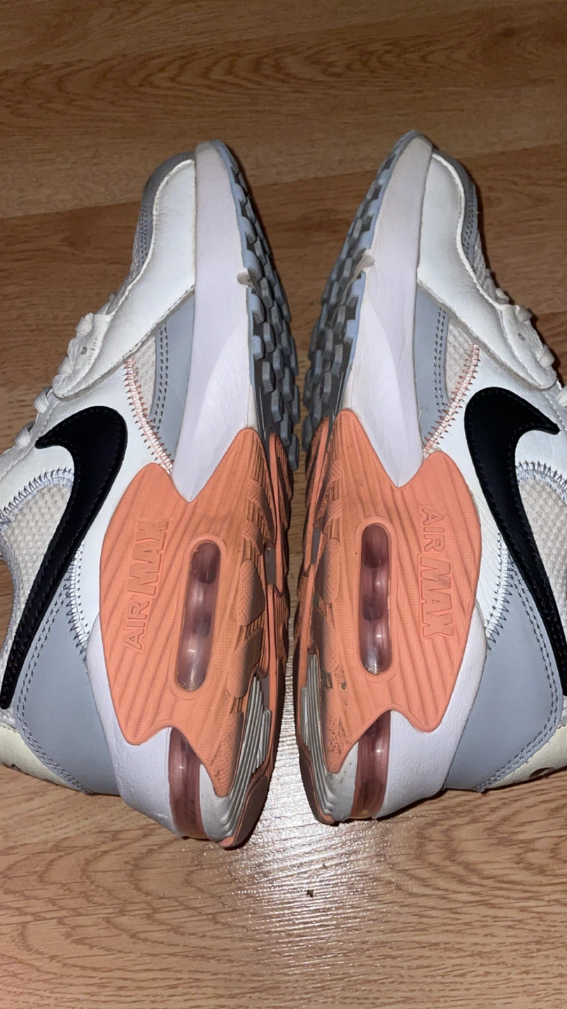 Size 9 women’s airmax 15$ - photo 4