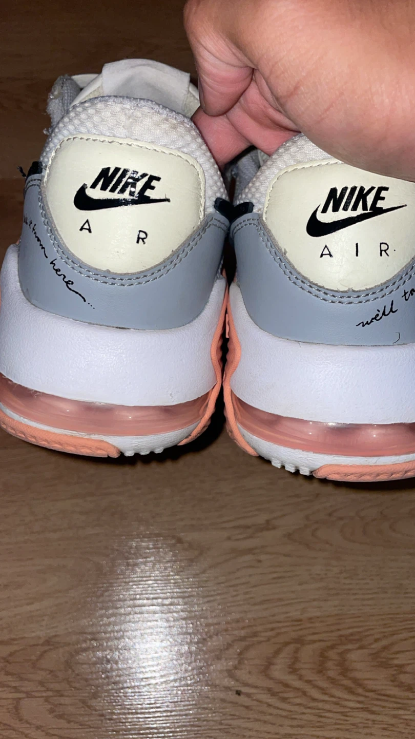 Size 9 women’s airmax 15$ - photo 5