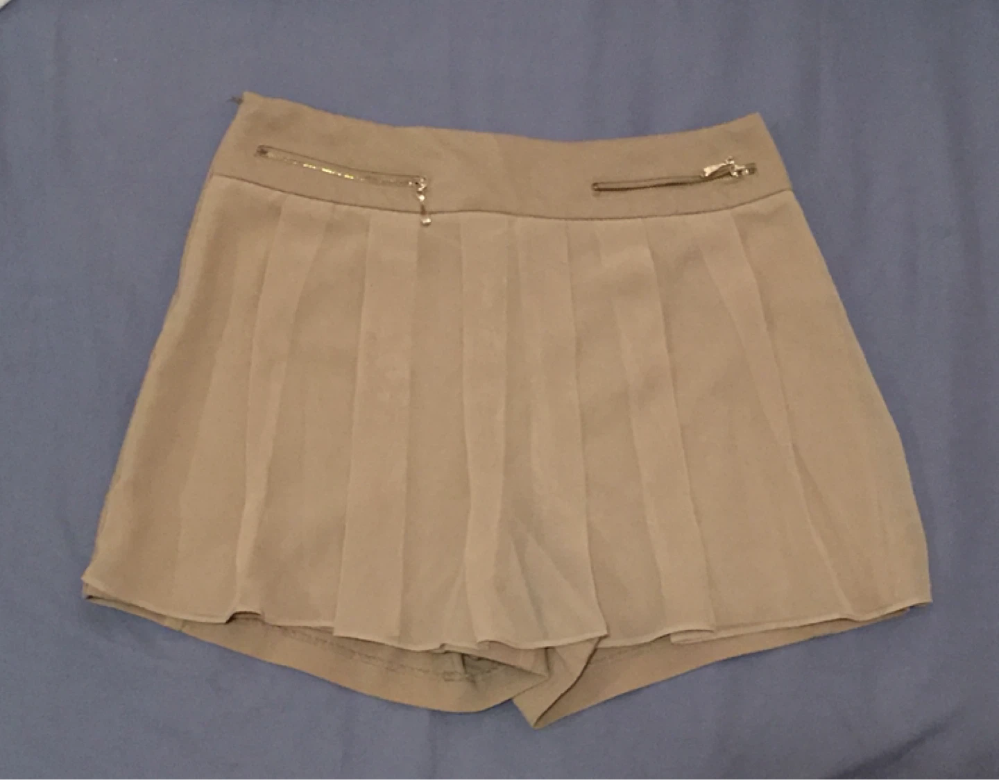 beige/tan skort
