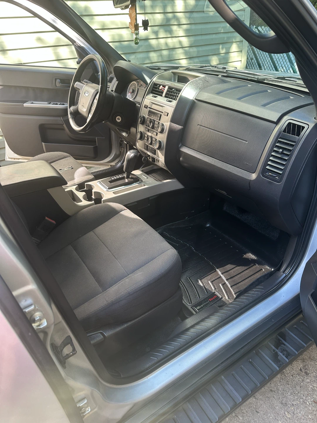 2010 Ford Escape XLT SUV - photo 4