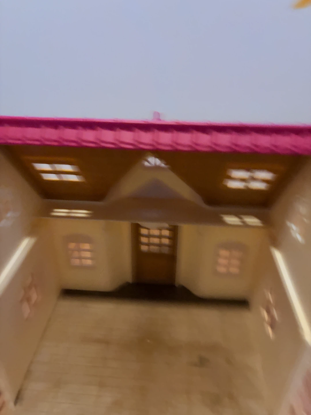 Dollhouse with Pink Roof - photo 2