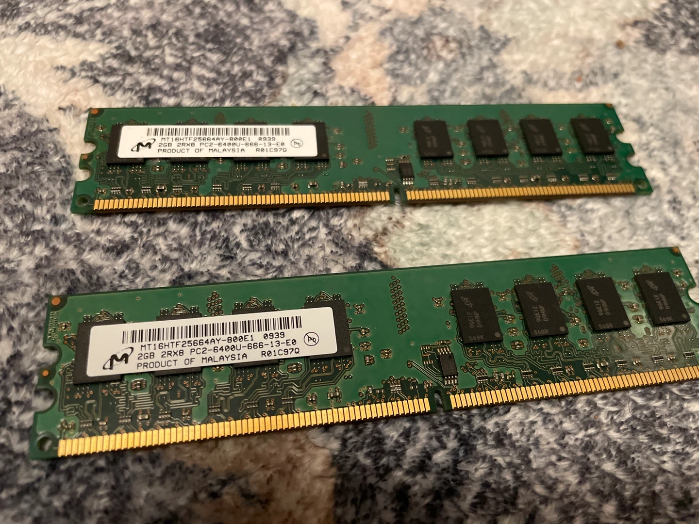 2 X 2GB DDR2 Micron PC2‑6400U RAM Modules (2x)