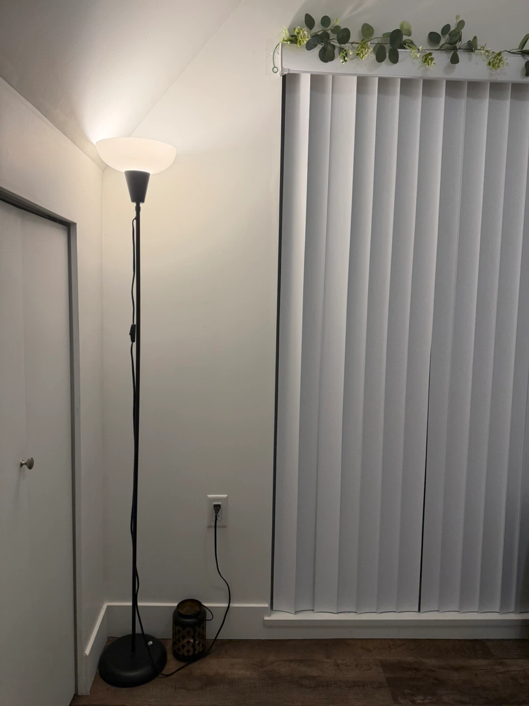 Floor lamp