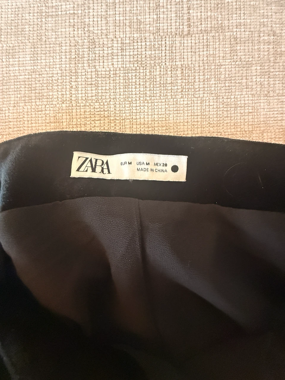 Black Velvet Skirt with Beaded Trim - Zara Size M - photo 4