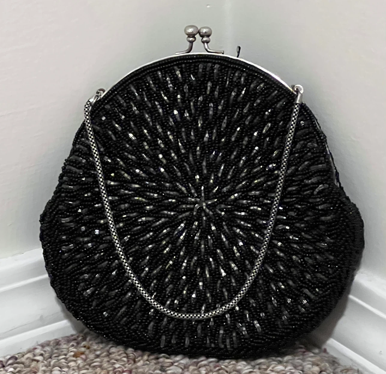8 Unique Purses - photo 2