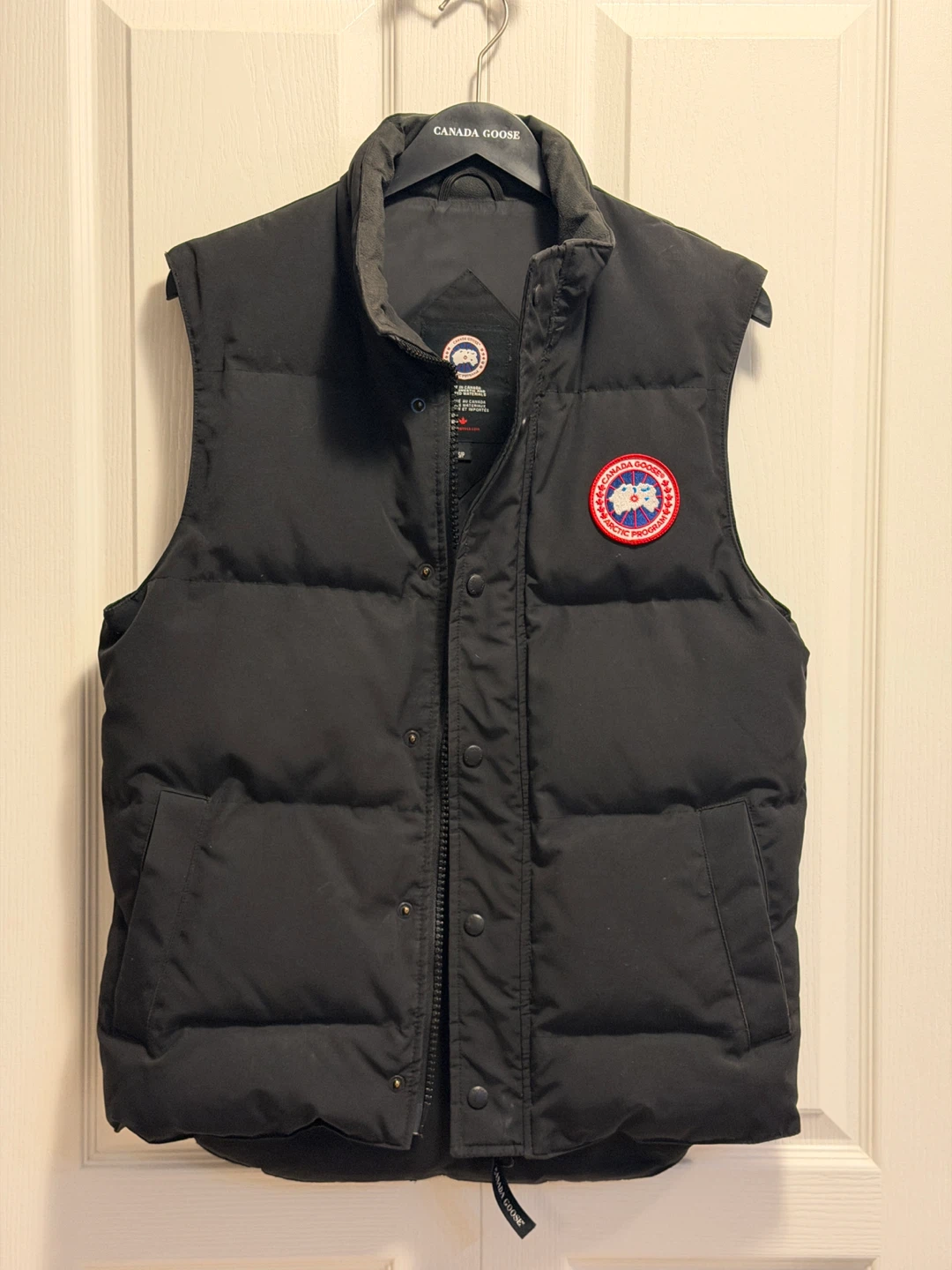 Canada Goose Arctic Program Down Vest - Black - S/P - photo 2