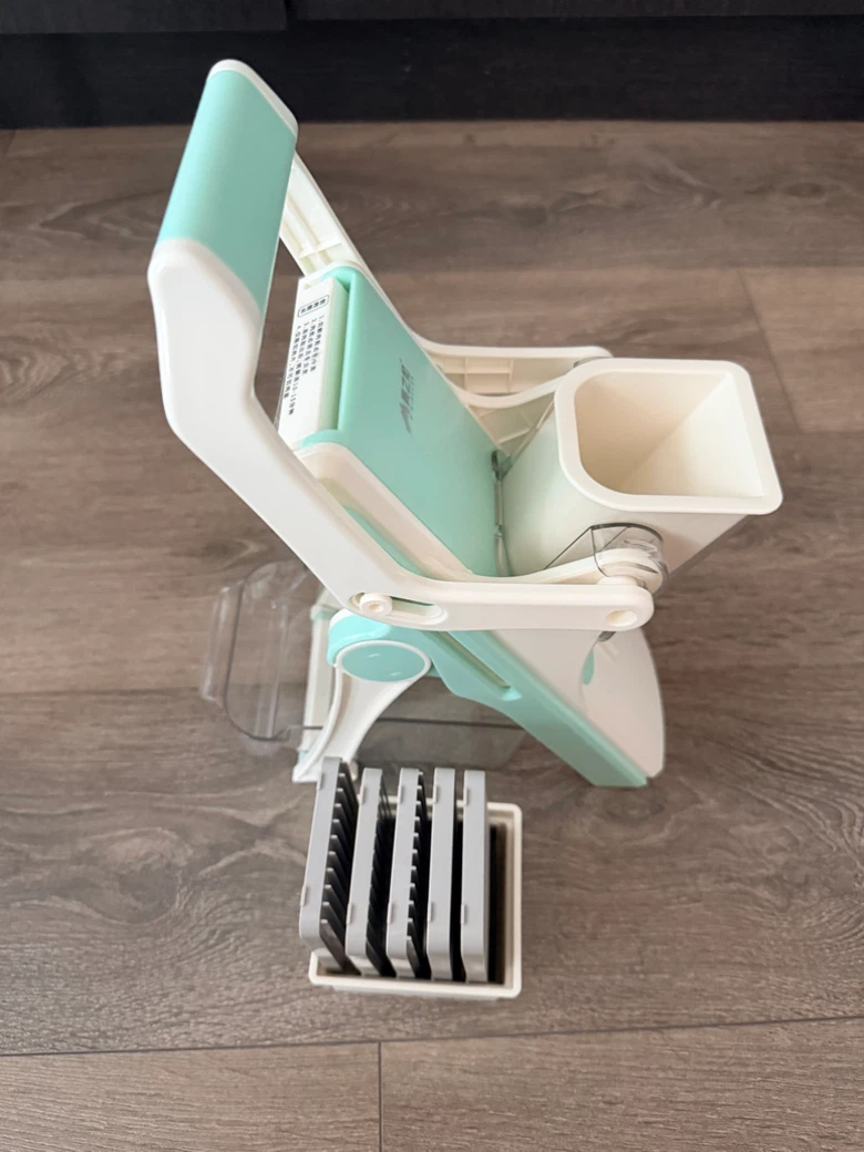 Vegetable Slicer with Multiple Blades