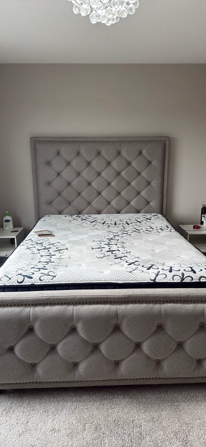 Queen size bed with the mattress