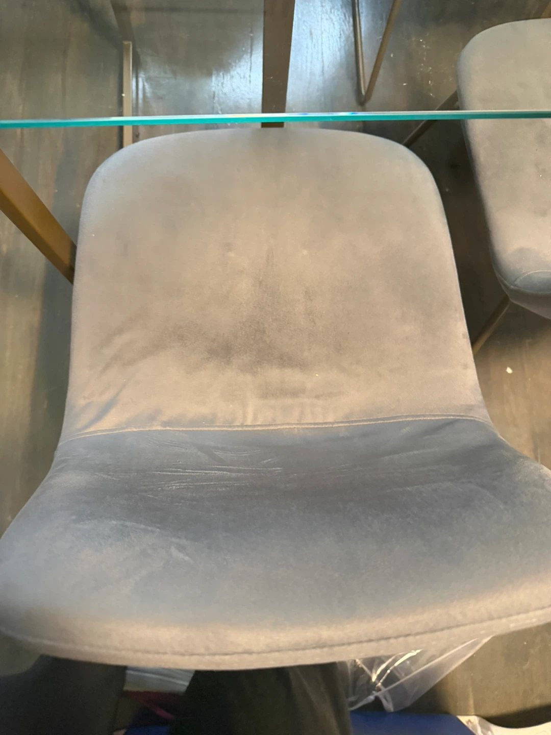 Set of 4 Grey Velvet Dining Chairs with Gold Legs - photo 5