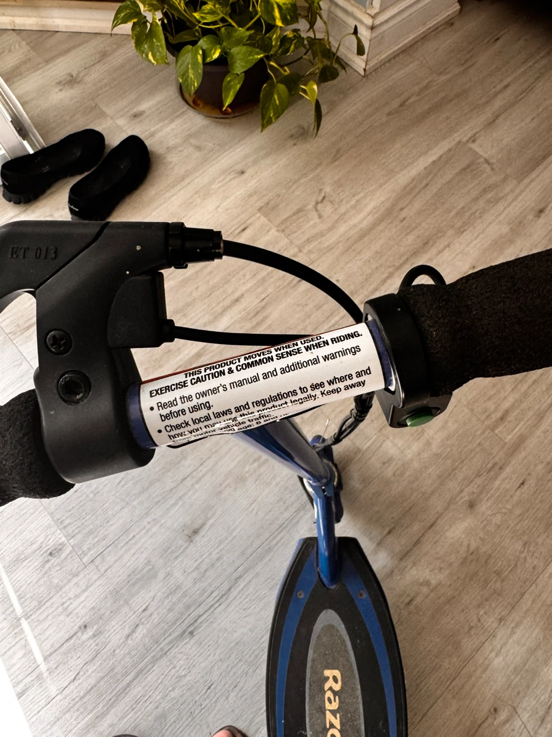 Razor Electric Scooter - photo 3