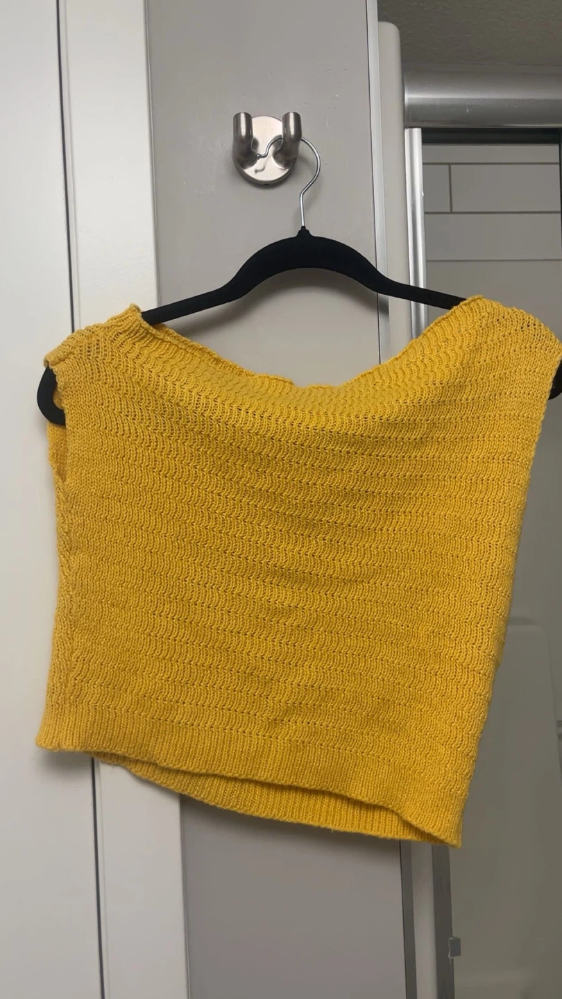 Yellow Knit Top and Shorts Set - photo 2